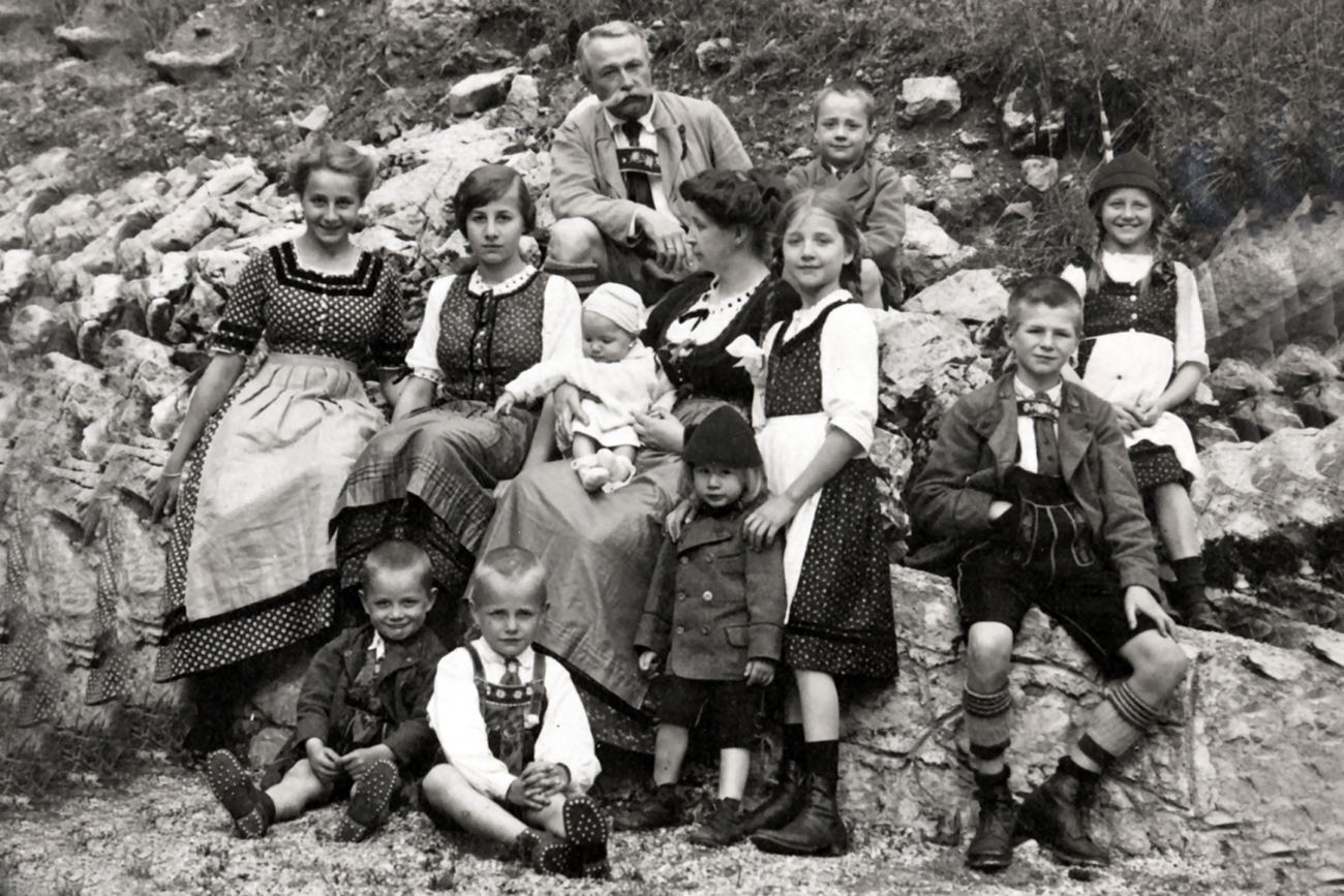 Hertha, Annelise, Werner, Ruth, Ilse, Klaus, Erhardt, Heinz, Luise und Günther Junkers - Landhaus in Bayrischzell