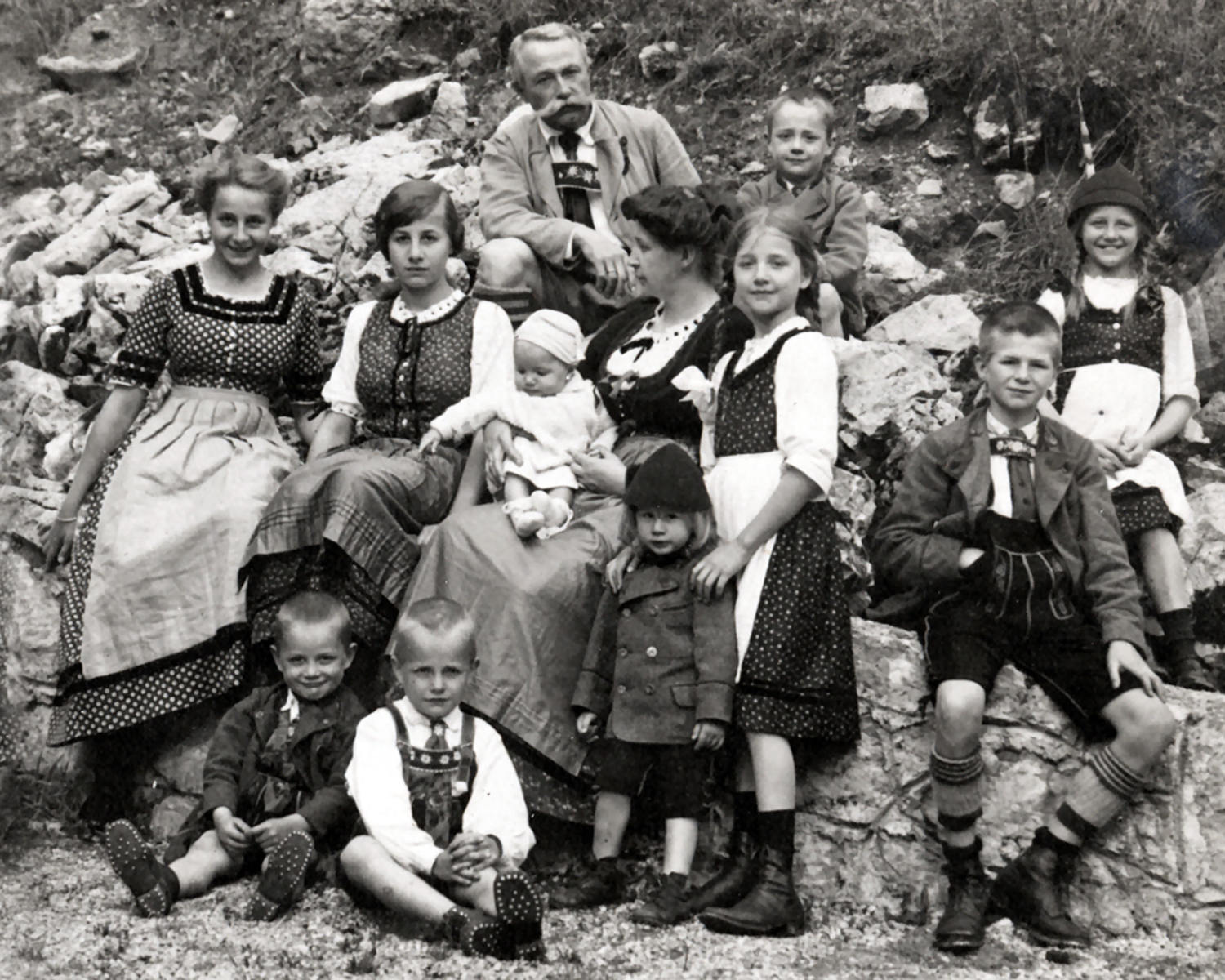 Hertha, Annelise, Werner, Ruth, Ilse, Klaus, Erhardt, Heinz, Luise und Günther Junkers - Landhaus in Bayrischzell