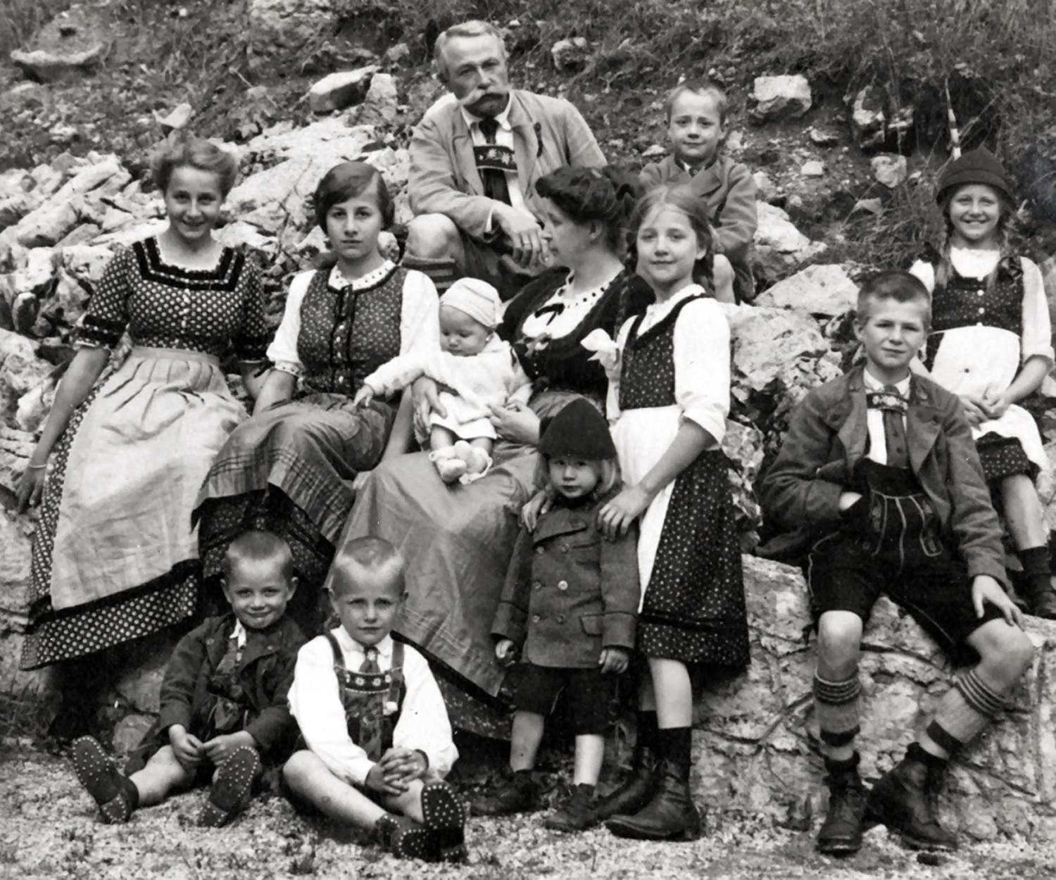 Hertha, Annelise, Werner, Ruth, Ilse, Klaus, Erhardt, Heinz, Luise und Günther Junkers - Landhaus in Bayrischzell