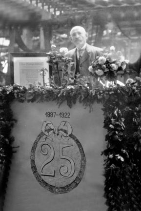 25jähriges Dienstjubiläum von Meister Karl Valdise, Eintritt am 17.06.1897