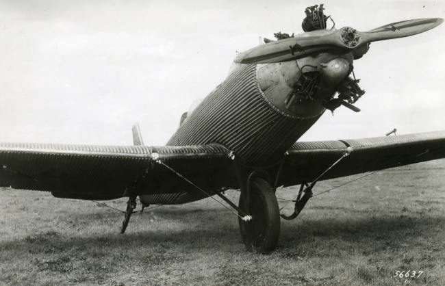Versuchsflugzeug A 50 mit Einradfahrwerk